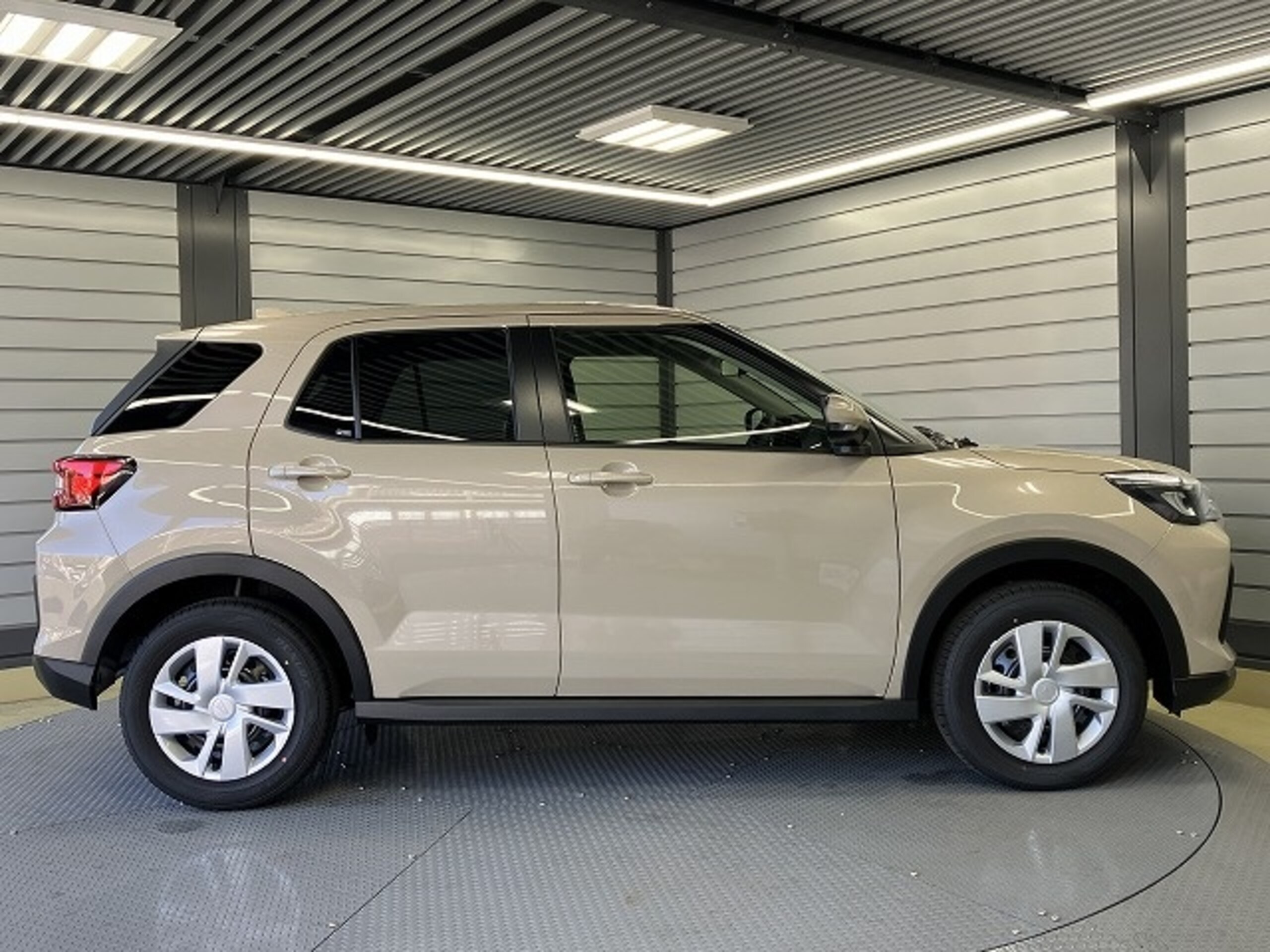 Car Image 7