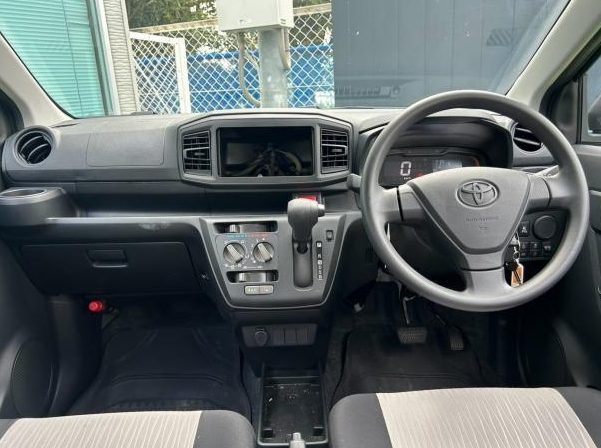 Car Image 11
