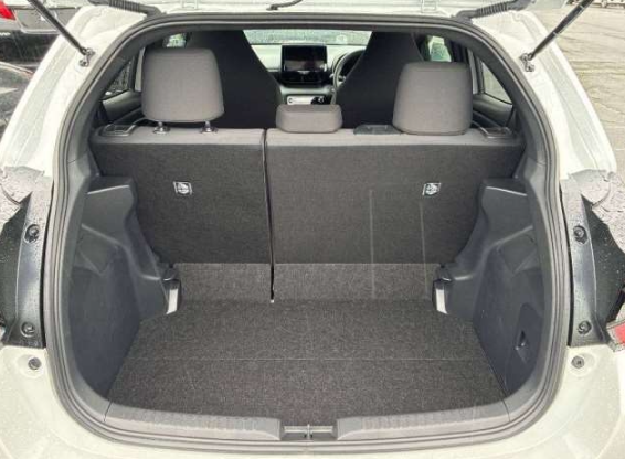 Car Image 10